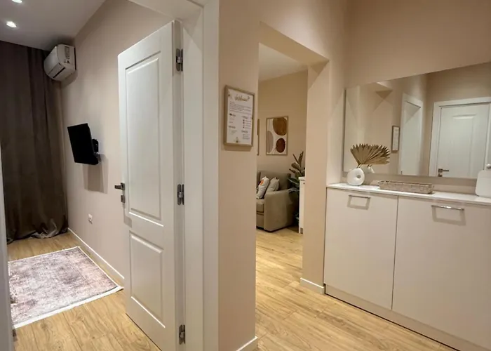 Aj - Hidden Gem In The Heart Of Blloku Apartmán